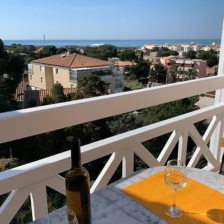 Mezzanine - Vue - Terrasse - Parking - Literie Neuve !